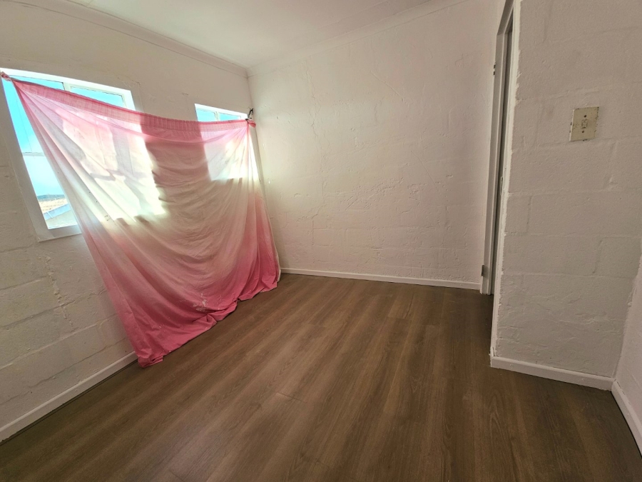 2 Bedroom Property for Sale in Pelican Park Western Cape